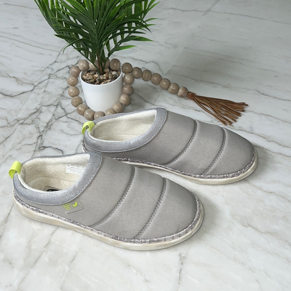 Woman’s Dr Scholls slippers size 7m